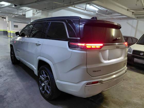 JEEP COMMANDER 2.0 TD380 TURBO DIESEL OVERLAND AT9